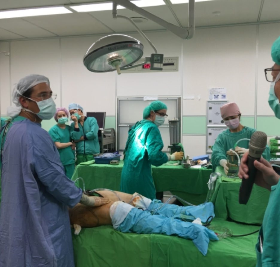 Dr. Simeon Wall Jr. – Taipei live surgical training