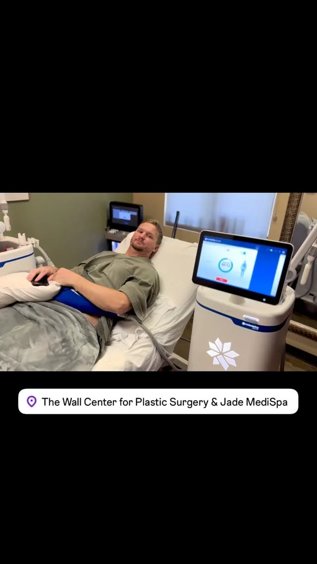 Learn what to expect during a CoolSculpting session with Dr. Seth Fruge. Get 20% off CoolSculpting treatments this month!  Text “coolsculpt me” to 318.523.2722 for more information. #coolsculpting #coolsculpting❄️ #coolsculptingexperts